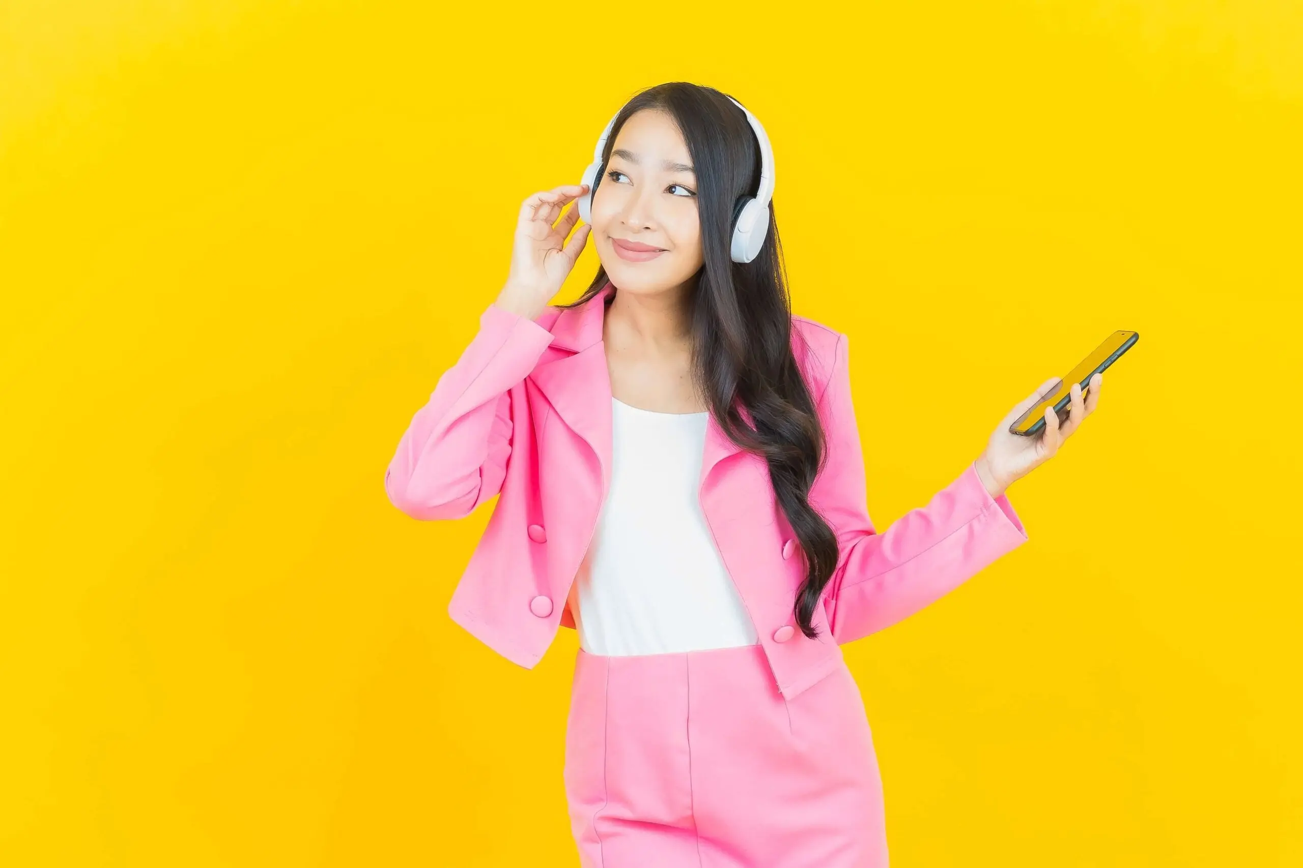 The Catchiest Chinese Music to Sing in the Shower