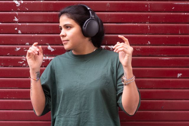 A girl practising her Portuguese listening skills